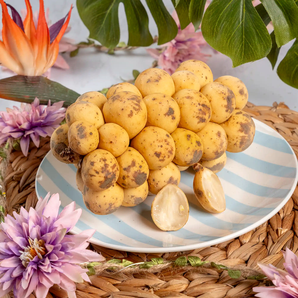 Longkong ouvert, quartiers translucides à la saveur douce rappelant le litchi